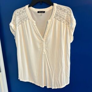 White lace tee shirt